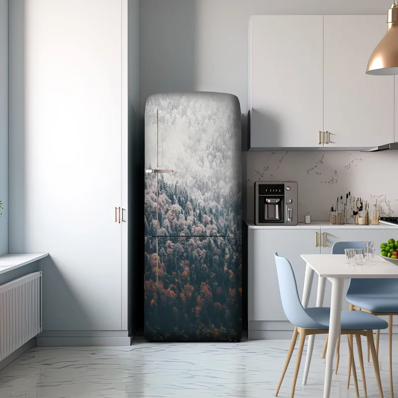 Kühlschrankaufkleber nebliger herbstwald am schneebedeckten berg Kühlschrankaufkleber nebliger herbstwald am schneebedeckten berg