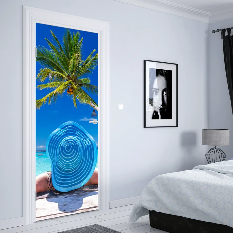 Türaufkleber tropischer strand mit blauem sonnenhut Türaufkleber tropischer strand mit blauem sonnenhut