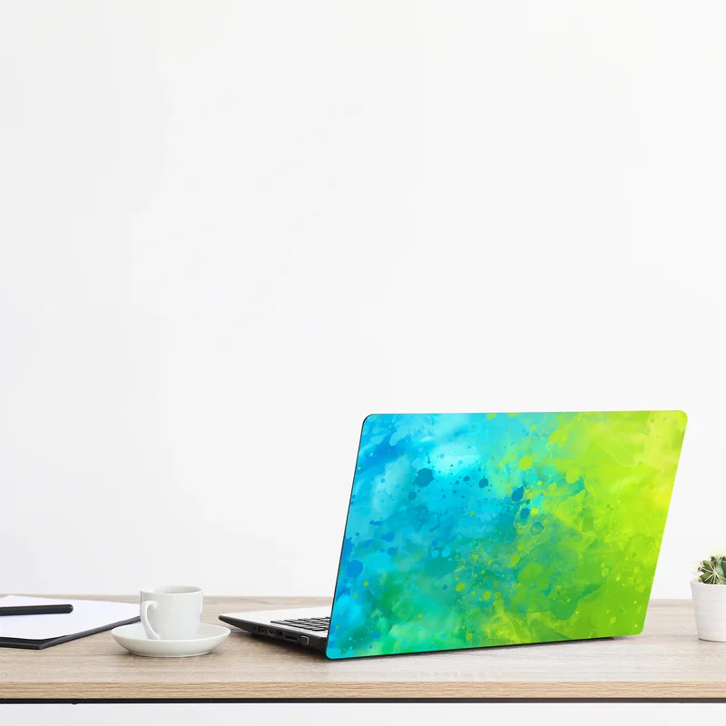 Naklejka na laptopa intensywna turkusowa akwarela z akcentem limonkowym