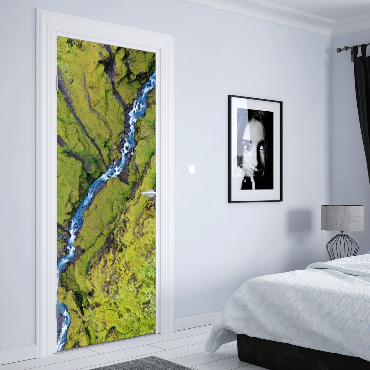 Türaufkleber luftaufnahme: fluss in moosbedeckter schlucht Türaufkleber luftaufnahme: fluss in moosbedeckter schlucht