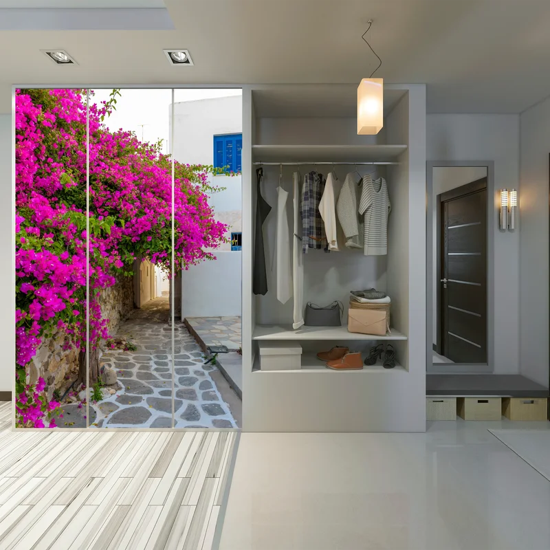 Schrankaufkleber blühende bougainvillea in Naousa gasse