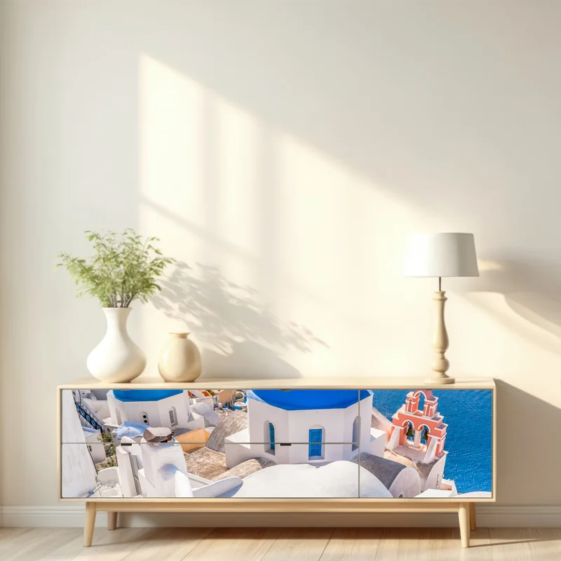 Repositionierbarer Aufkleber sonniges Santorini blaue kuppeln und meerblick