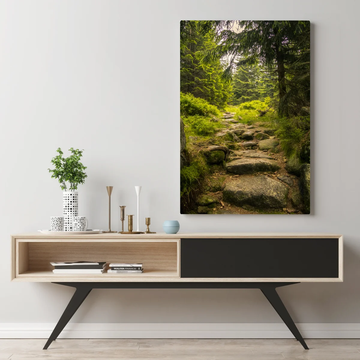 Leinwandbild ruhiger waldweg durch nadelwald Leinwandbild ruhiger waldweg durch nadelwald