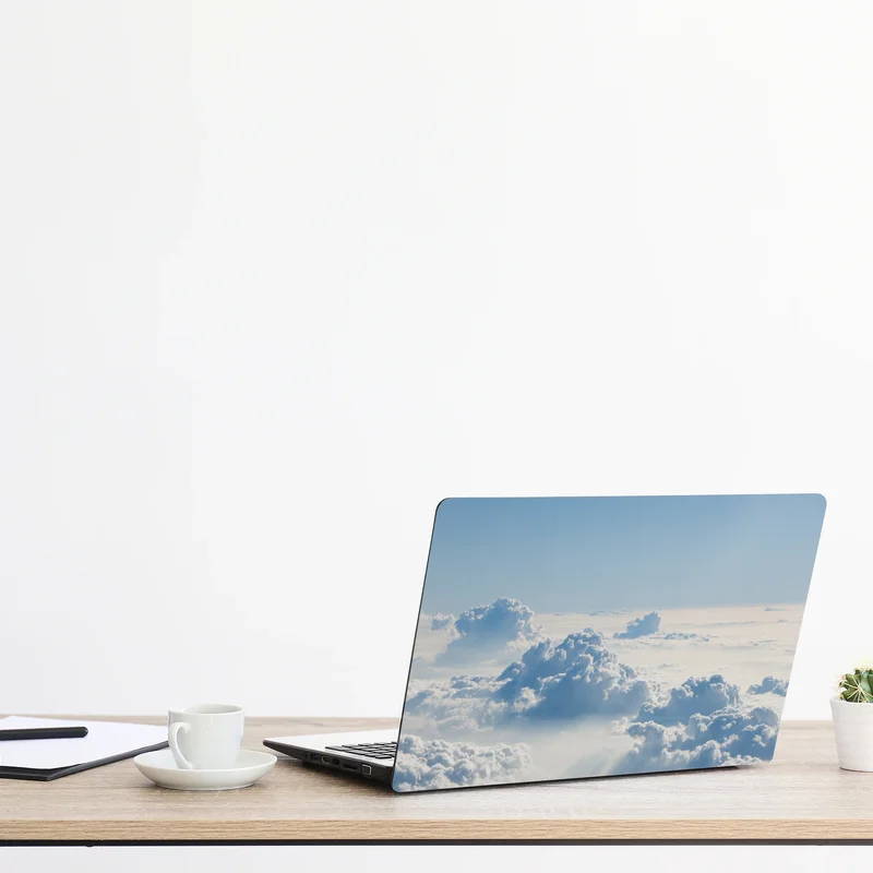 Laptop-Aufkleber luftige wolkenlandschaft im soften blau
