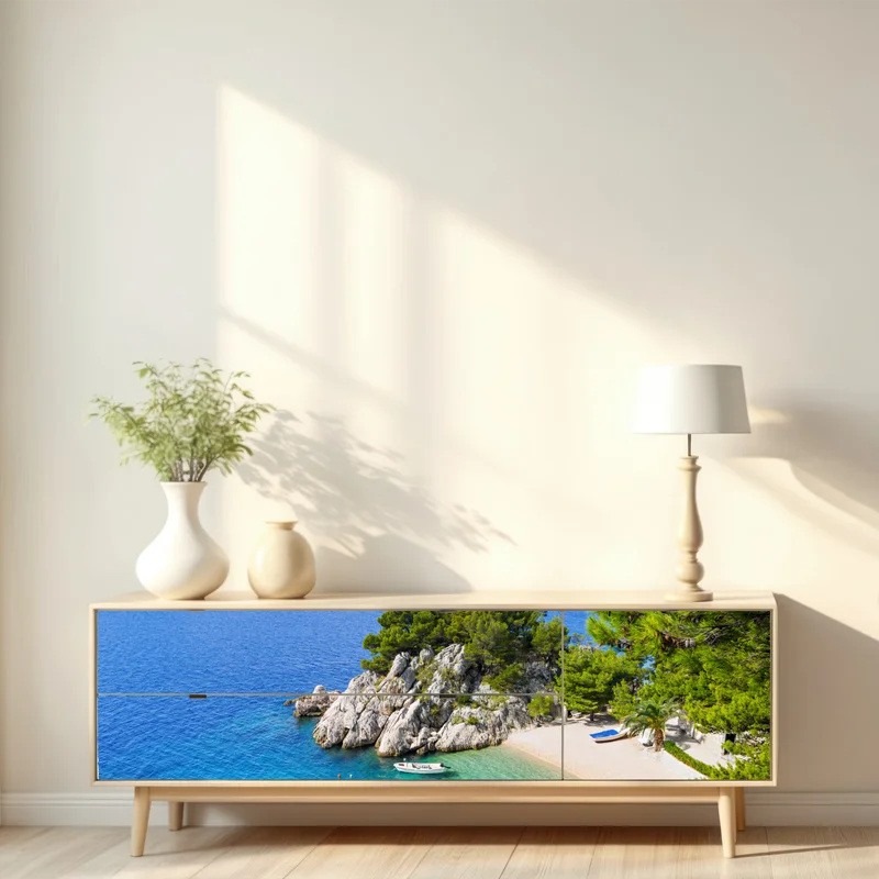 Repositionierbarer Aufkleber ruhige türkisfarbene bucht mit booten