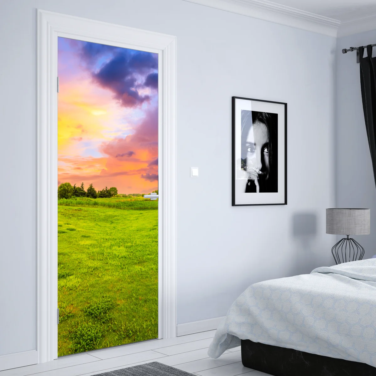 Türaufkleber sonnenuntergang über grüner wiese Türaufkleber sonnenuntergang über grüner wiese