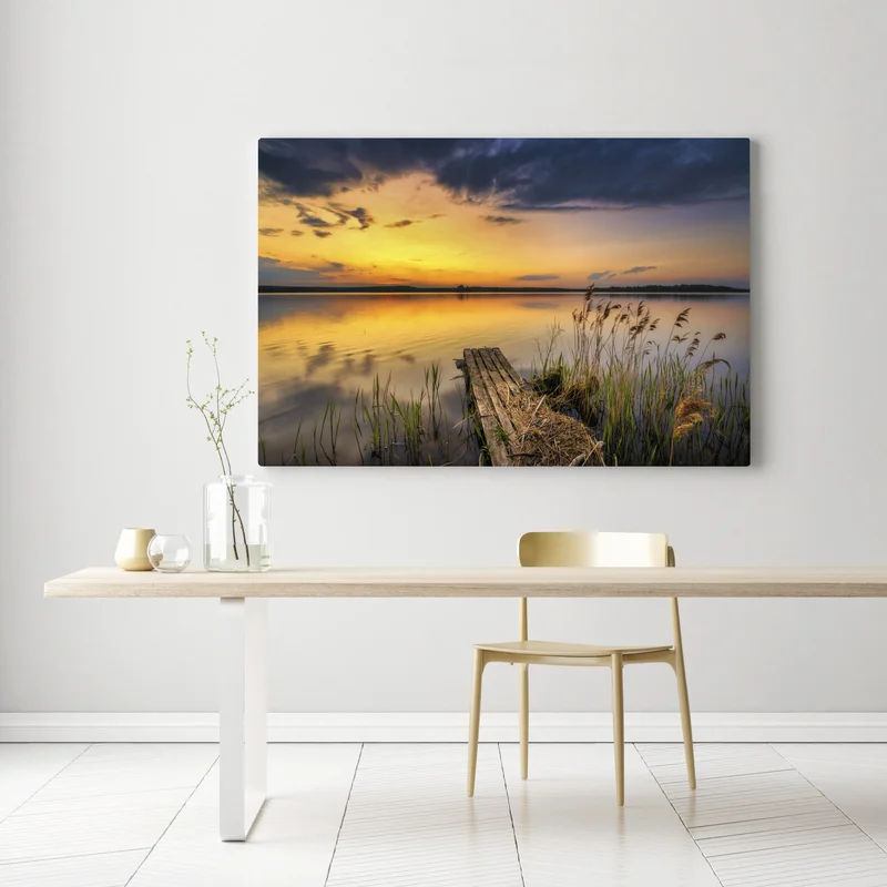 Leinwandbild goldener sonnenuntergang am see mit steg Leinwandbild goldener sonnenuntergang am see mit steg