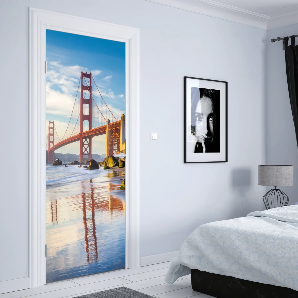 Türaufkleber Golden Gate Bridge reflektiert am strand Türaufkleber Golden Gate Bridge reflektiert am strand