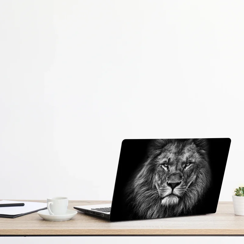 Laptop-Aufkleber majestätisches löwenportrait in monochrom