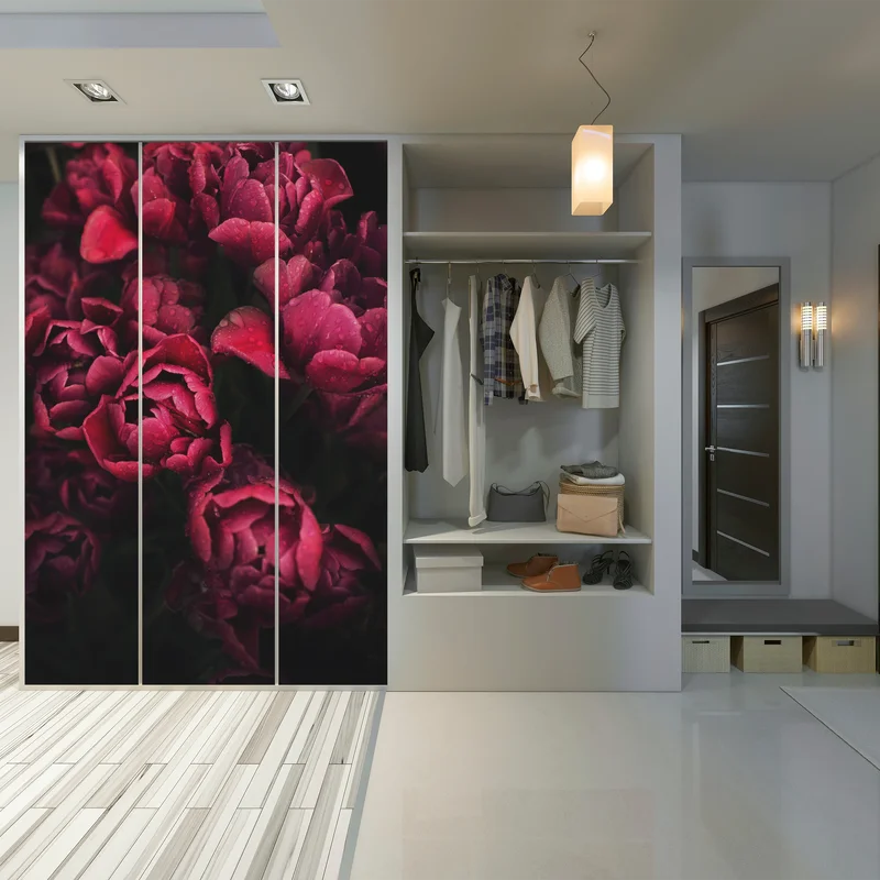 Schrankaufkleber tiefrote blüten mit wassertropfen Schrankaufkleber tiefrote blüten mit wassertropfen