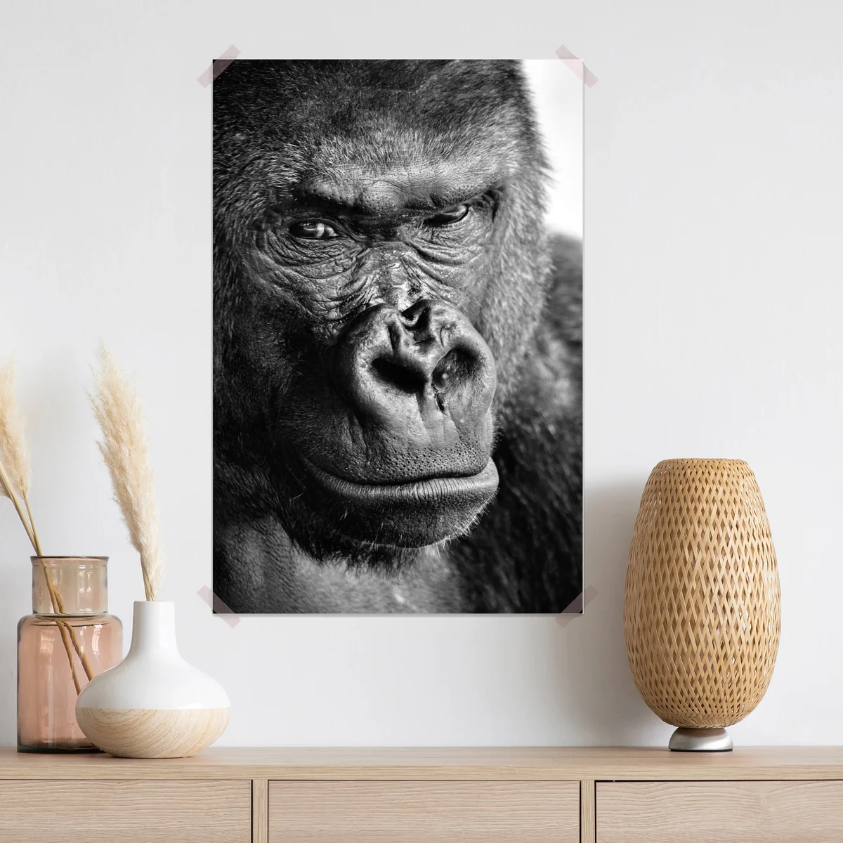 Poster intensives gorilla-porträt in schwarzweiß Poster intensives gorilla-porträt in schwarzweiß