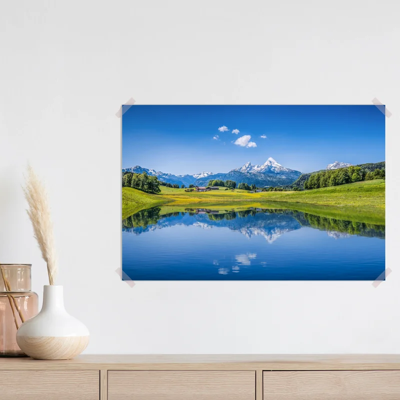 Poster alpine spiegelung: ruhige berglandschaft Poster alpine spiegelung: ruhige berglandschaft