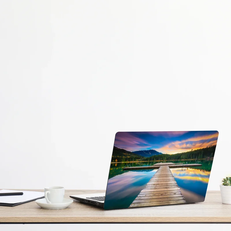 Laptop-Aufkleber ruhiger bergsee im sonnenuntergang