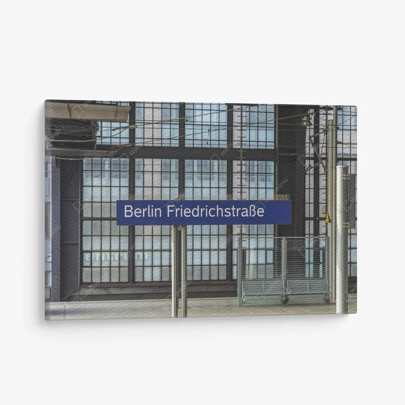 Leinwandbild -Schild am Berliner S-Bahnhof friedrichstraße. Es war der ehemalige Eingangspunkt mit Kontrollpunkt der Deutschen Demokratischen Republik namens ddr. • Leinwandbilder bei Wallnifity® Leinwandbild -Schild am Berliner S-Bahnhof friedrichstraße. Es war der ehemalige Eingangspunkt mit Kontrollpunkt der Deutschen Demokratischen Republik namens ddr. • Leinwandbilder bei Wallnifity®