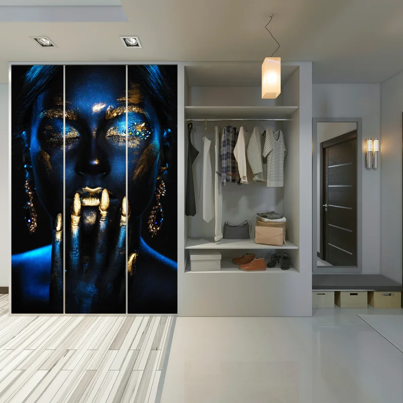 Schrankaufkleber mystisches porträt in blau und gold