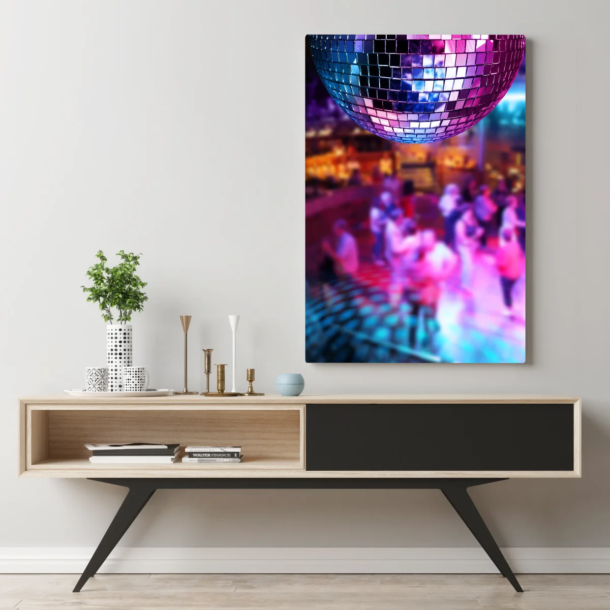 Leinwandbild Tanzen unter Disco-Spiegelkugel • Leinwandbilder bei Wallnifity® Leinwandbild Tanzen unter Disco-Spiegelkugel • Leinwandbilder bei Wallnifity®