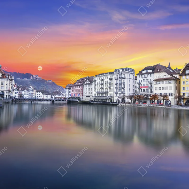 Repositionierbarer Aufkleber Luzern am fluss bei dämmerung Repositionierbarer Aufkleber Luzern am fluss bei dämmerung