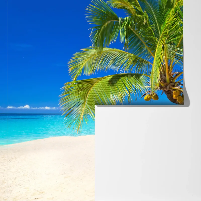 Fototapeta Morze Andamańskie tropikalna plaża z pochyloną palmą Fototapeta Morze Andamańskie tropikalna plaża z pochyloną palmą