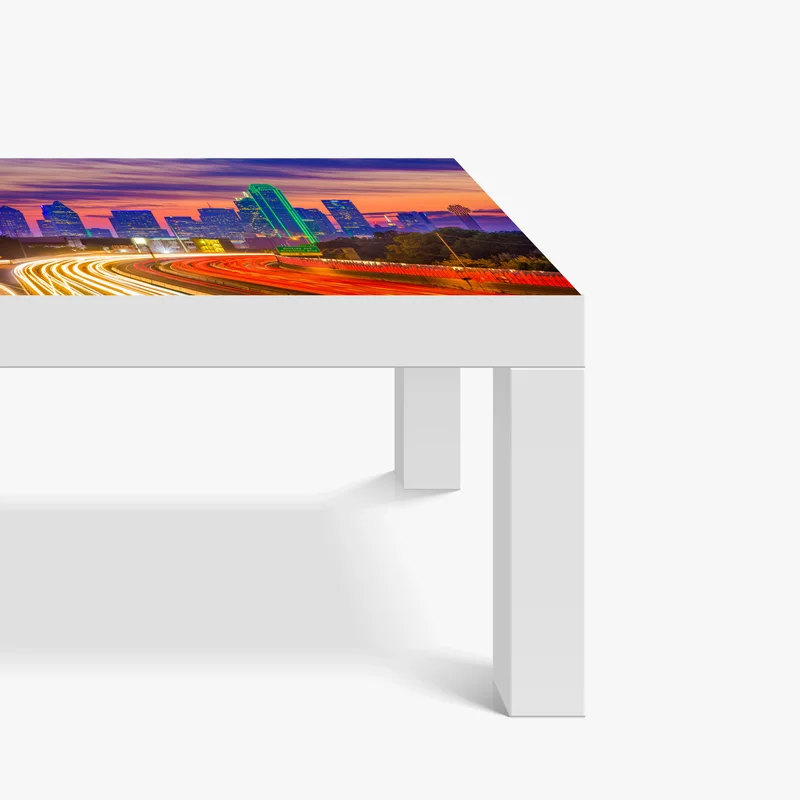 Tischaufkleber und Schreibtischaufkleber panorama von Dallas bei sonnenuntergang mit lichtspuren auf der autobahn