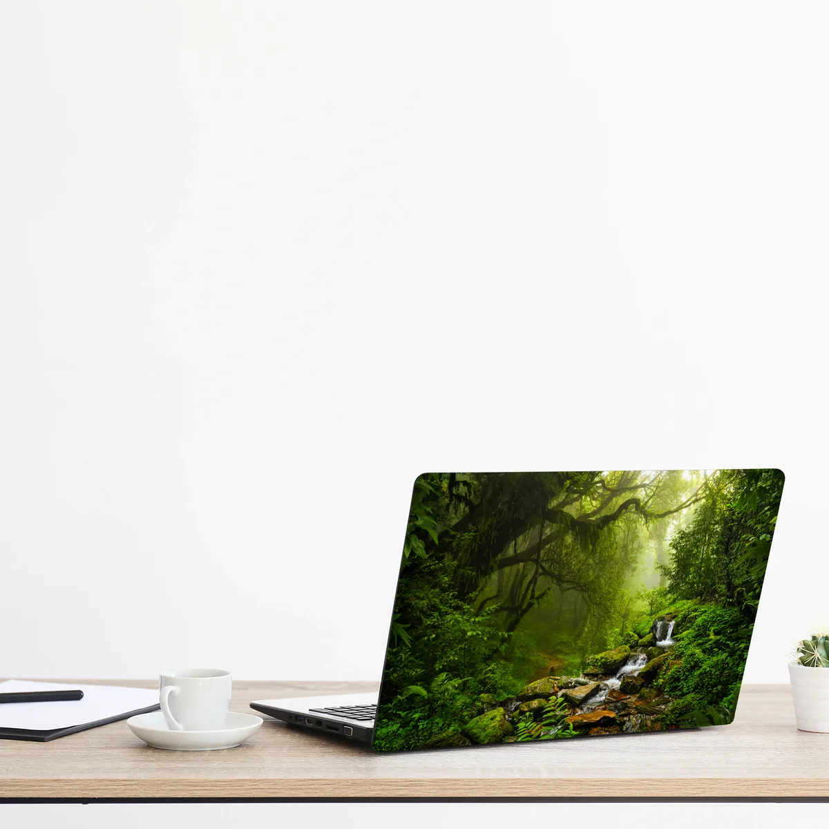 Laptop-Aufkleber üppiger nebliger waldwasserfall Laptop-Aufkleber üppiger nebliger waldwasserfall