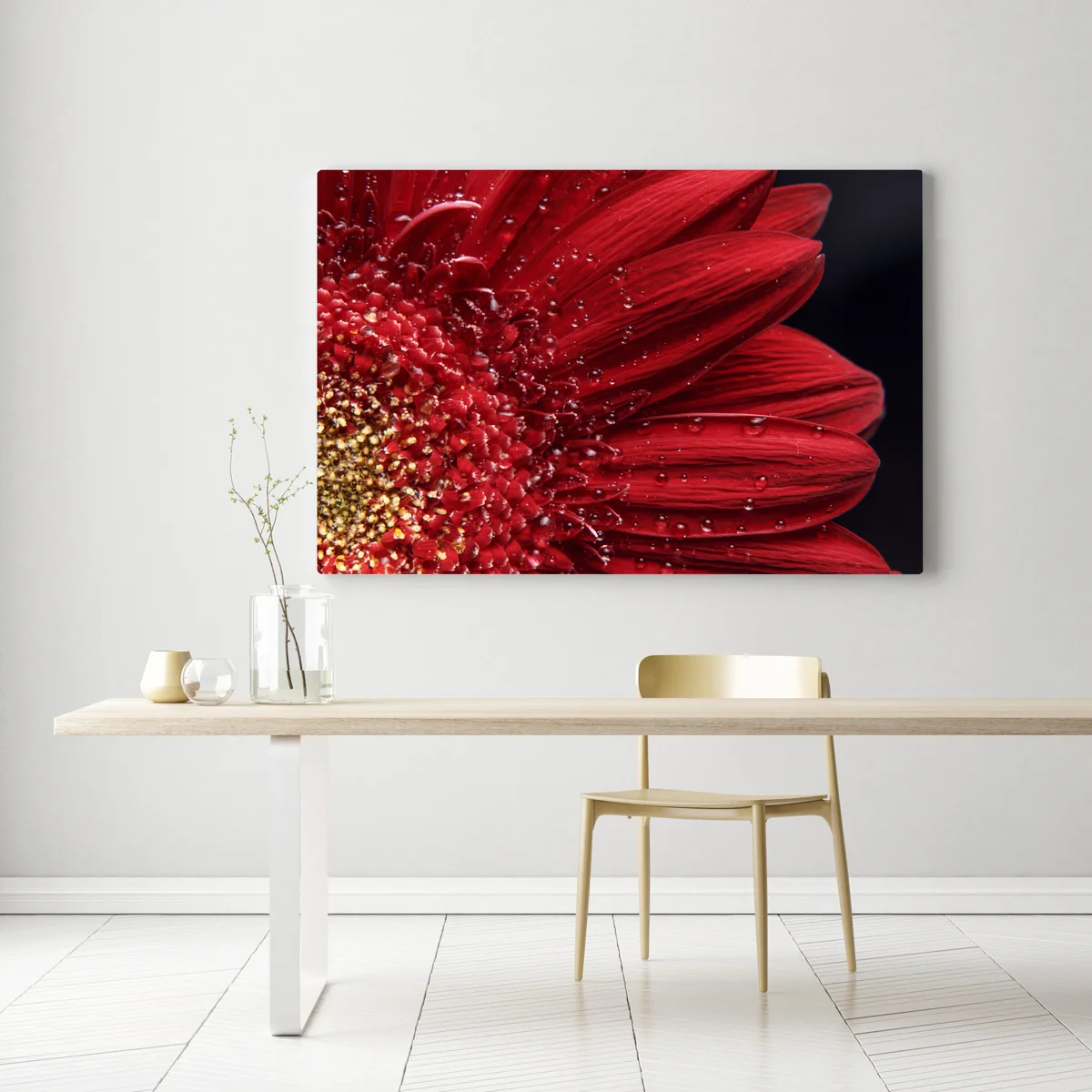 Leinwandbild rote gerbera makro mit wassertropfen Leinwandbild rote gerbera makro mit wassertropfen