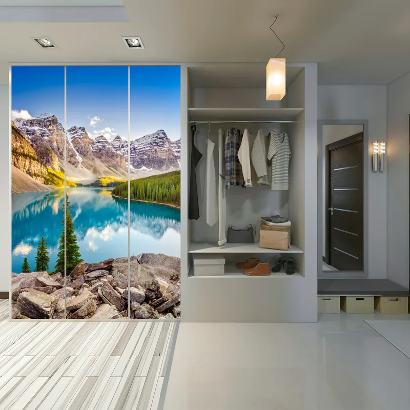 Schrankaufkleber sonnenbeschienenes Moraine Lake bergpanorama