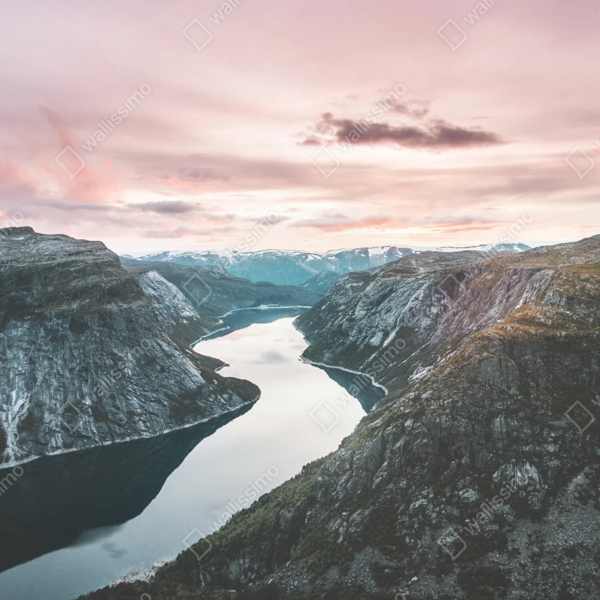 Leinwandbild ruhiger fjord bei sonnenuntergang Leinwandbild ruhiger fjord bei sonnenuntergang
