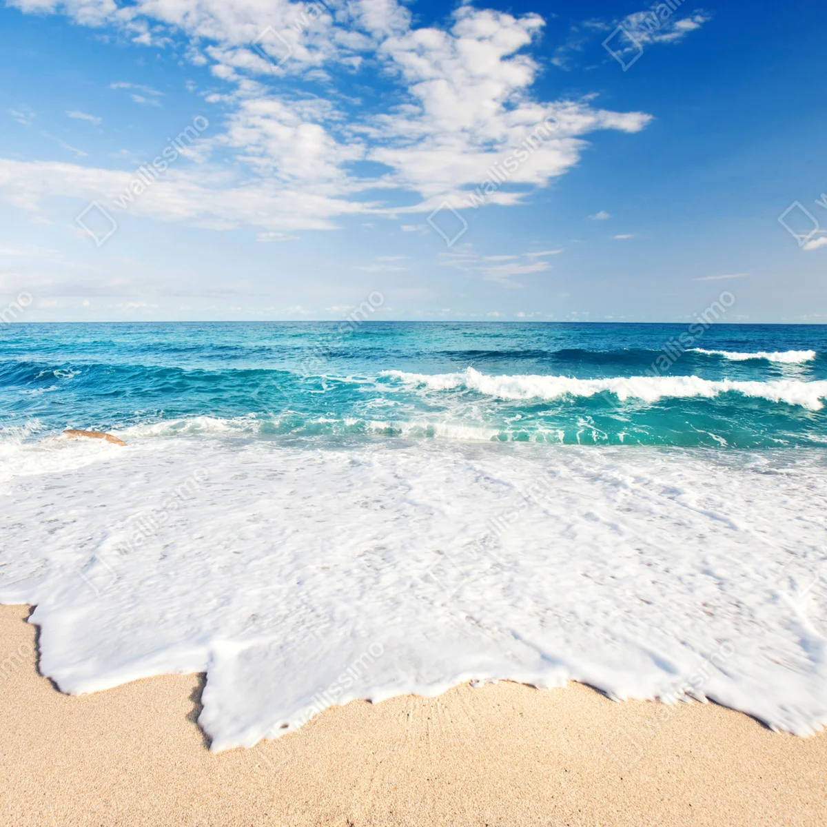 Leinwandbild türkisfarbene wellen am sandstrand Leinwandbild türkisfarbene wellen am sandstrand