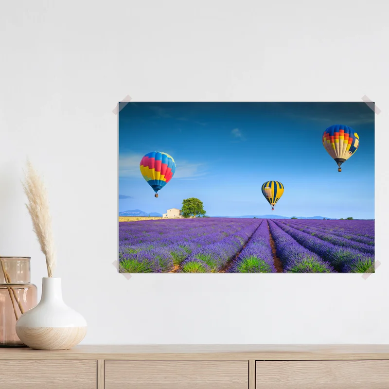 Poster lavendelfelder bei Valensole mit luftballons Poster lavendelfelder bei Valensole mit luftballons