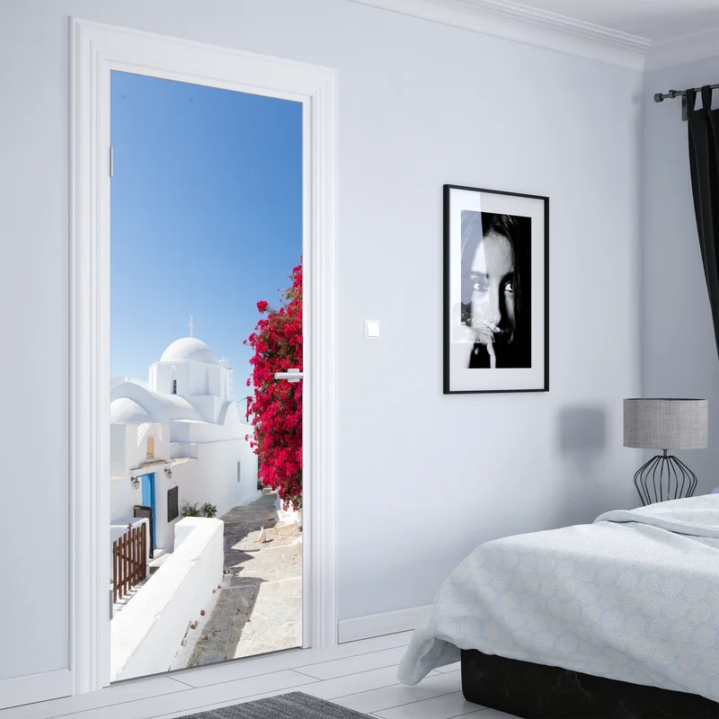 Türaufkleber sonnige gasse auf der insel mit leuchtender buganvillea Türaufkleber sonnige gasse auf der insel mit leuchtender buganvillea