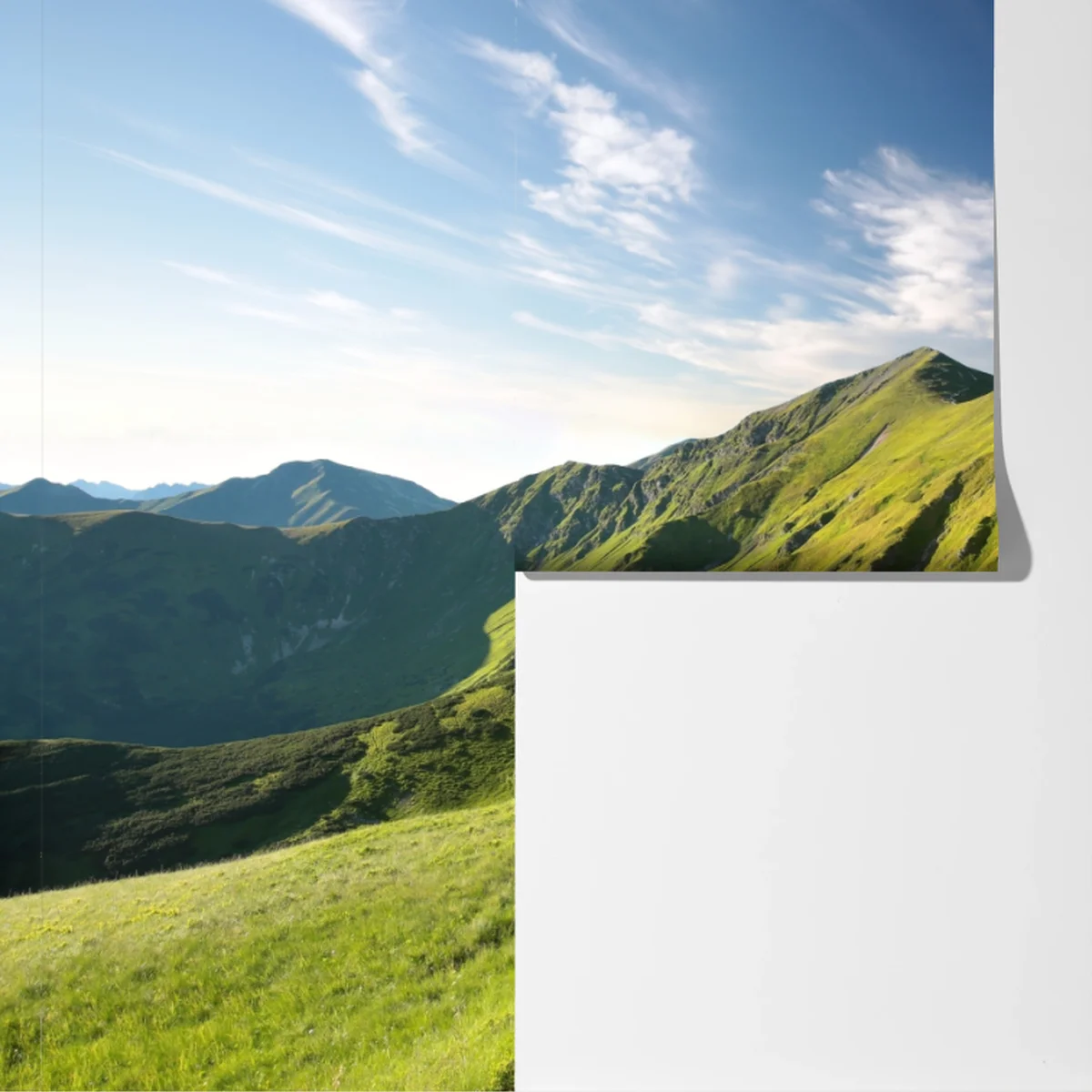 Fototapete sonnenbeschienener berggrat mit pfad Fototapete sonnenbeschienener berggrat mit pfad