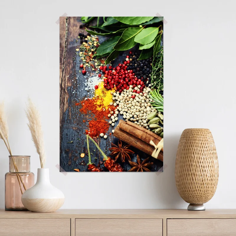 Poster buntes gewürzsortiment auf rustikalem holz Poster buntes gewürzsortiment auf rustikalem holz