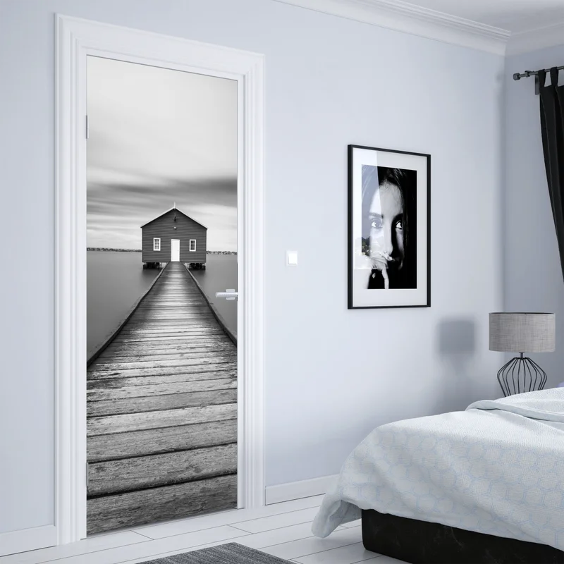 Türaufkleber einsames bootshaus am ruhigen steg