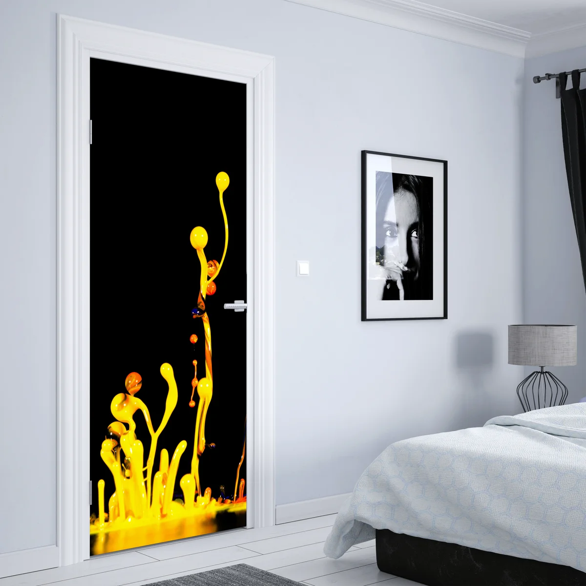 Türaufkleber leuchtender gelber farbspritzer auf schwarzem hintergrund Türaufkleber leuchtender gelber farbspritzer auf schwarzem hintergrund