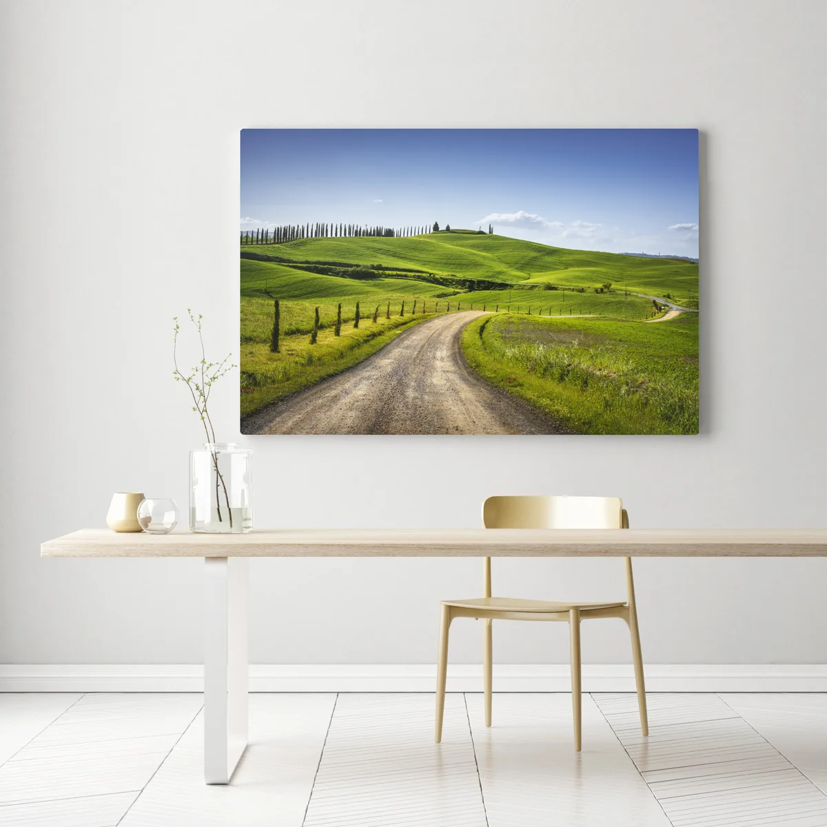Leinwandbild ländliche straße in der Toskana durch grüne hügel Leinwandbild ländliche straße in der Toskana durch grüne hügel