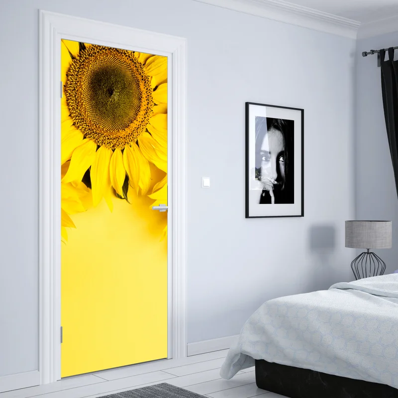 Türaufkleber leuchtender sonnenblumenstrauß auf gelbem hintergrund Türaufkleber leuchtender sonnenblumenstrauß auf gelbem hintergrund
