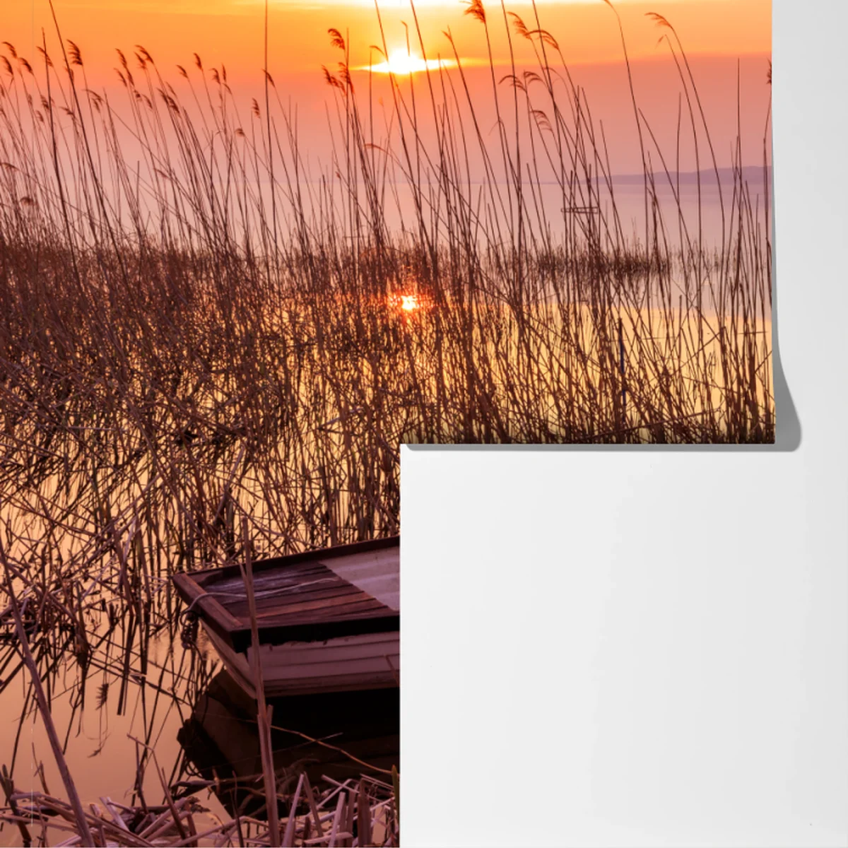 Fototapete sonnenuntergang am see mit vertäuten booten Fototapete sonnenuntergang am see mit vertäuten booten