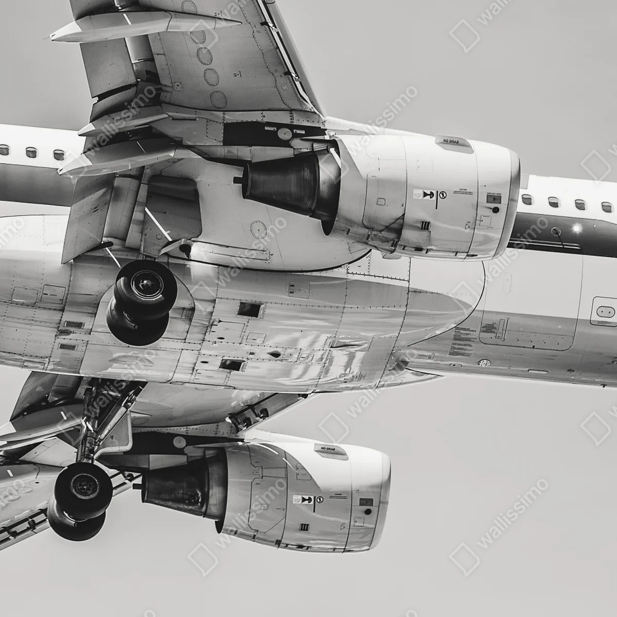 Fototapete nahaufnahme der unterseite eines flugzeugs Fototapete nahaufnahme der unterseite eines flugzeugs