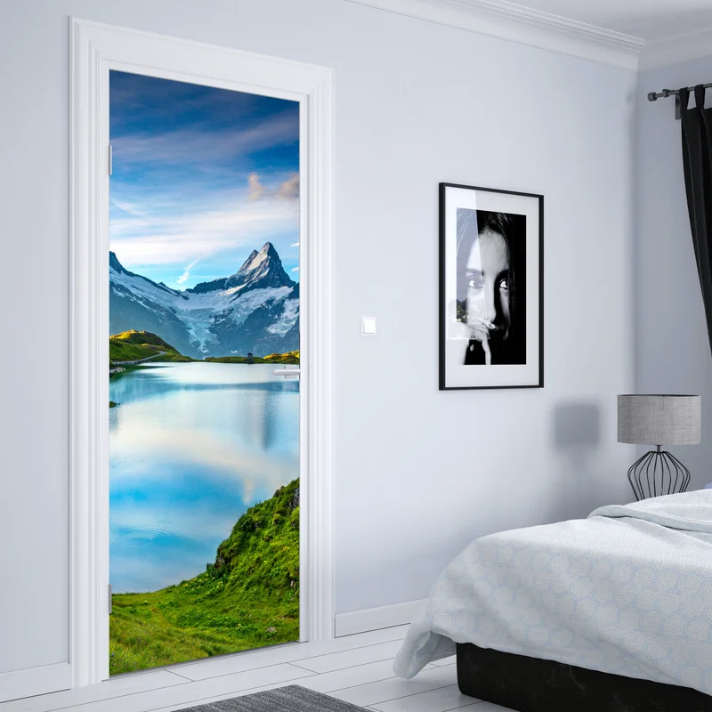 Türaufkleber ruhiger alpensee vor dem Wetterhorn, Schweiz Türaufkleber ruhiger alpensee vor dem Wetterhorn, Schweiz