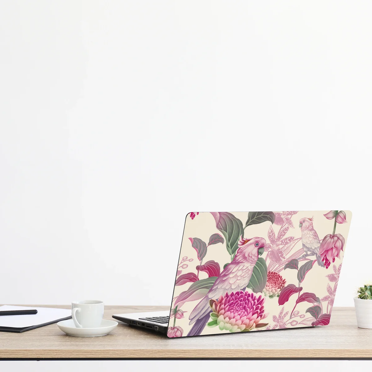 Laptop-Aufkleber rosa papagei und chrysantheme - botanisches motiv Laptop-Aufkleber rosa papagei und chrysantheme - botanisches motiv