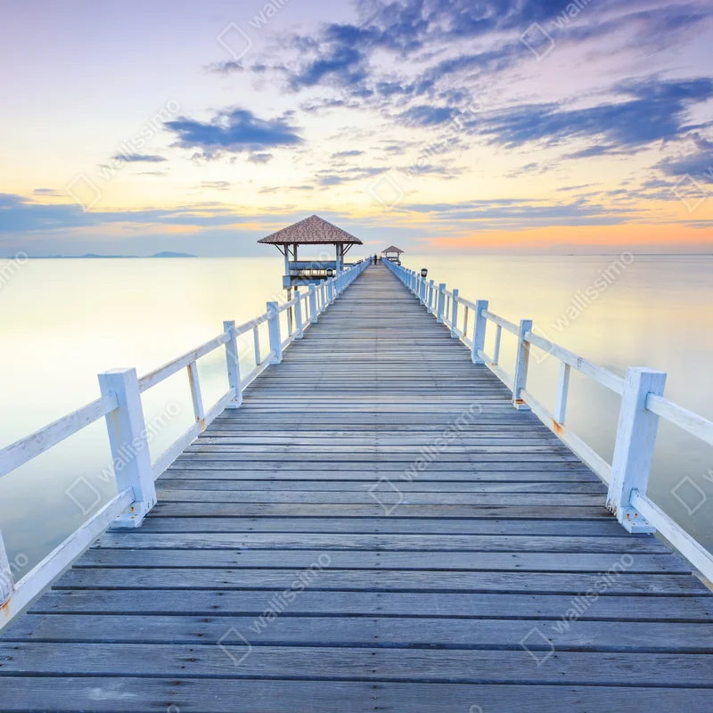Fototapete ruhiger hölzerner steg bei sonnenuntergang Fototapete ruhiger hölzerner steg bei sonnenuntergang