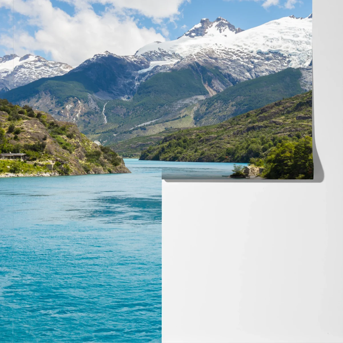 Fototapete türkisfarbener bergsee mit schneebedeckten gipfeln Fototapete türkisfarbener bergsee mit schneebedeckten gipfeln