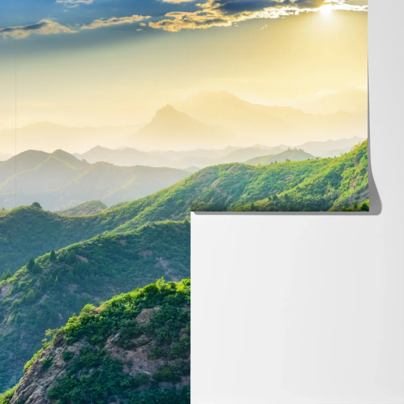 Fototapete Chinesische Mauer bei sonnenaufgang über grünen bergen Fototapete Chinesische Mauer bei sonnenaufgang über grünen bergen