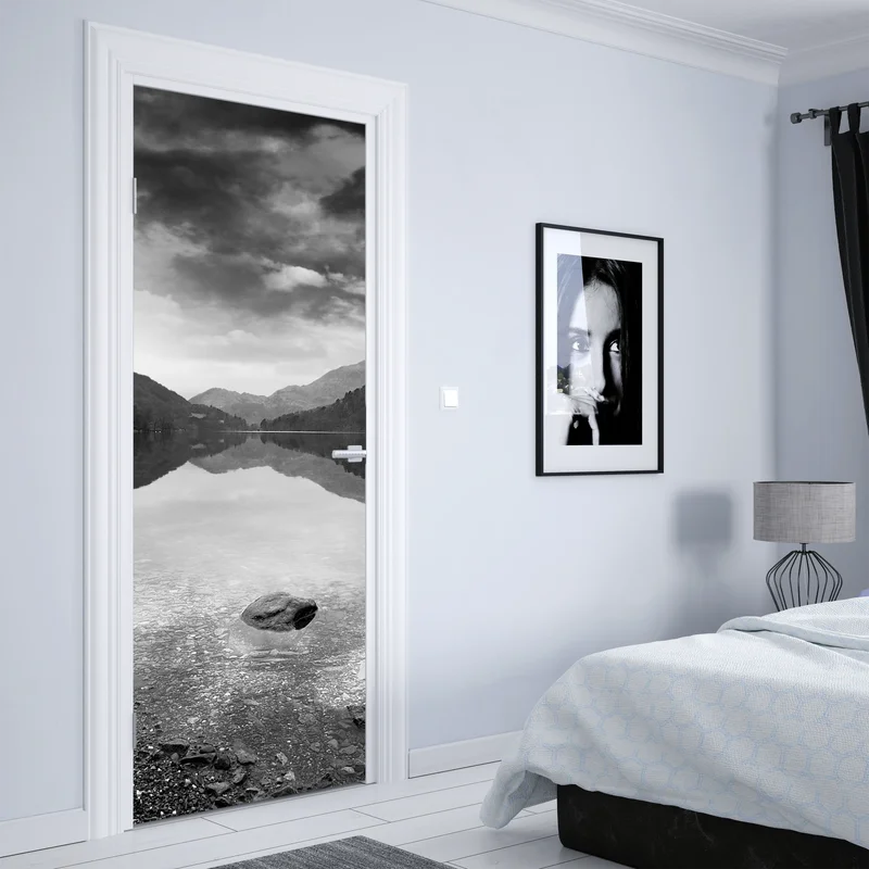 Türaufkleber ruhiger bergsee mit spiegelung