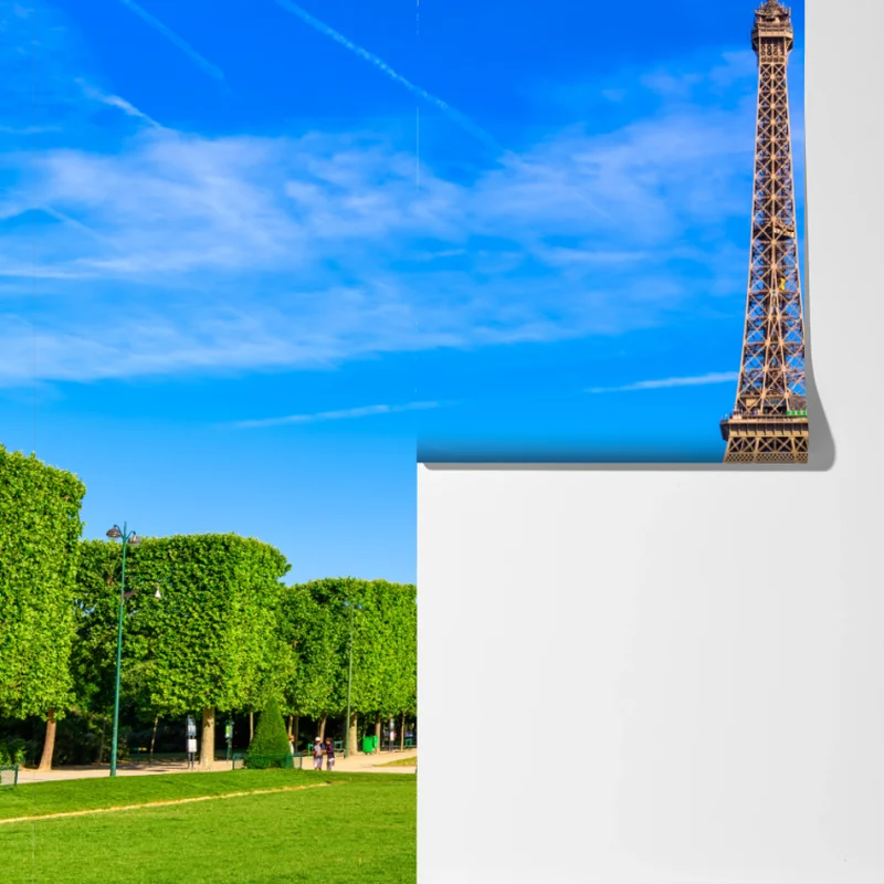 Fototapete Eiffelturm am Champ de Mars, lebendige pariser skyline Fototapete Eiffelturm am Champ de Mars, lebendige pariser skyline