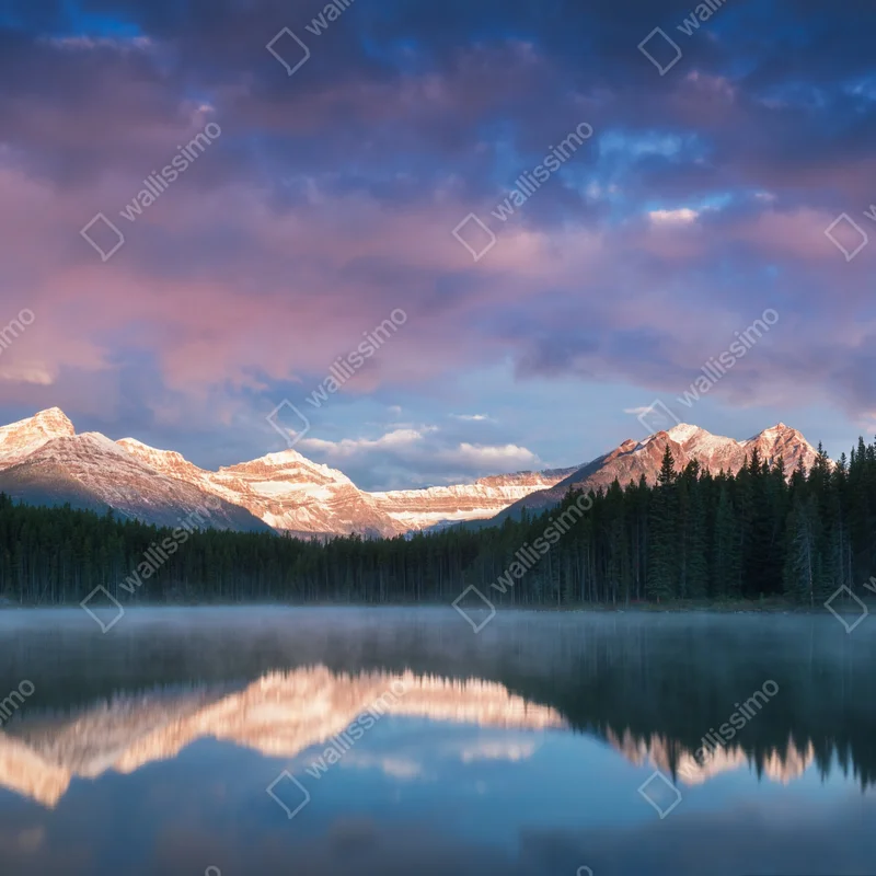 Poster friedlicher bergsee im dämmerlicht • Poster bei Wallnifity® Poster friedlicher bergsee im dämmerlicht • Poster bei Wallnifity®