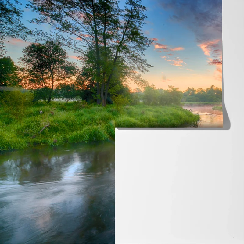 Fototapete sonnenaufgang über einem nebligen flussufer Fototapete sonnenaufgang über einem nebligen flussufer