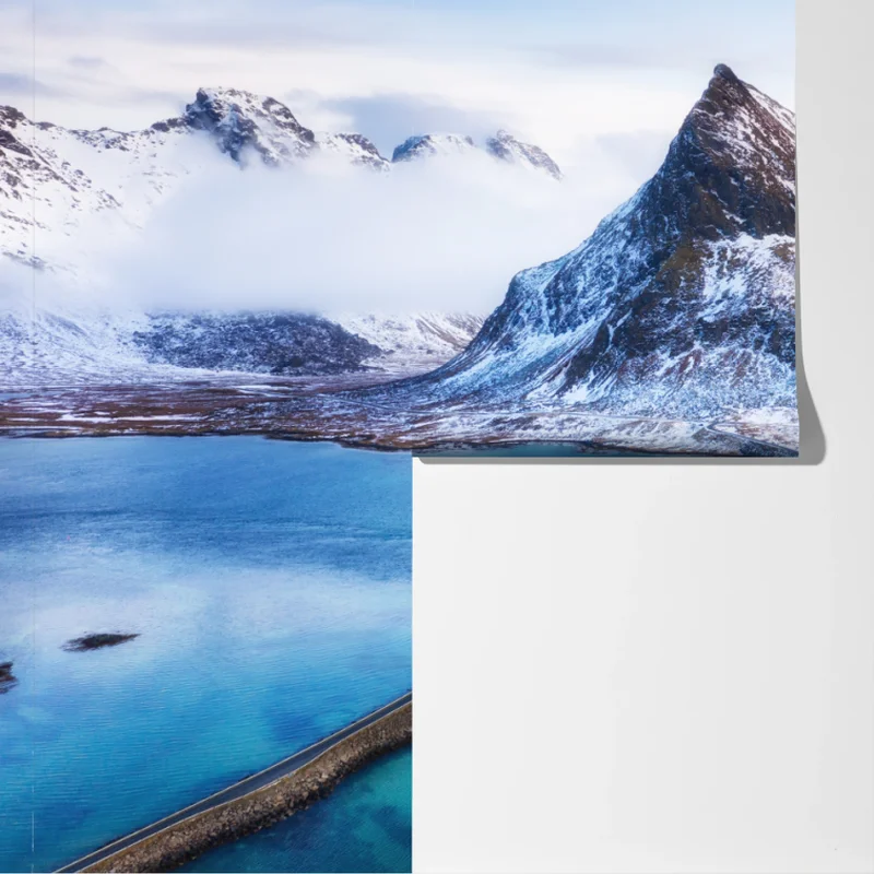 Fototapete Lofoten brücke und berg aus der luft Fototapete Lofoten brücke und berg aus der luft