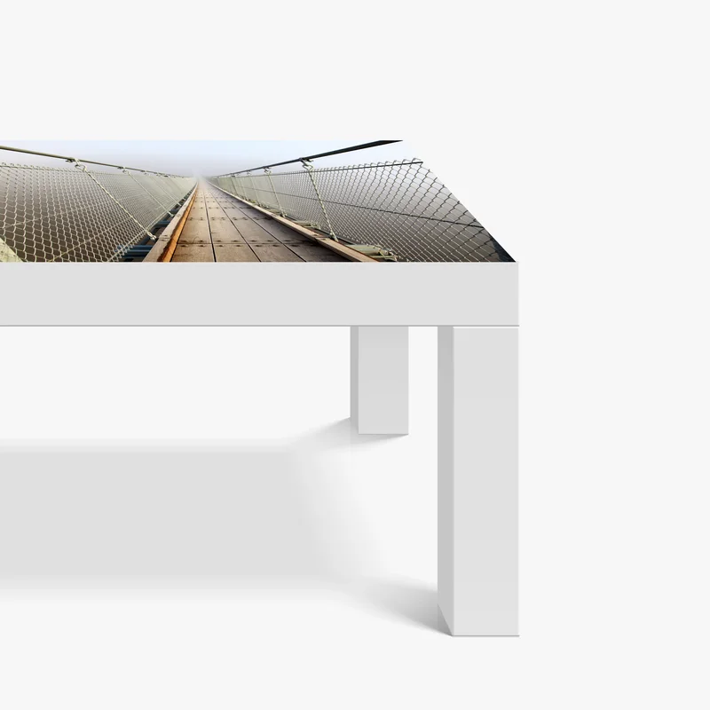 Tischaufkleber und Schreibtischaufkleber neblige hängebrücke die in den nebel führt