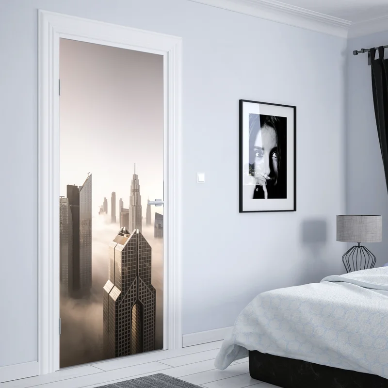 Türaufkleber neblige Dubai skyline über den wolken